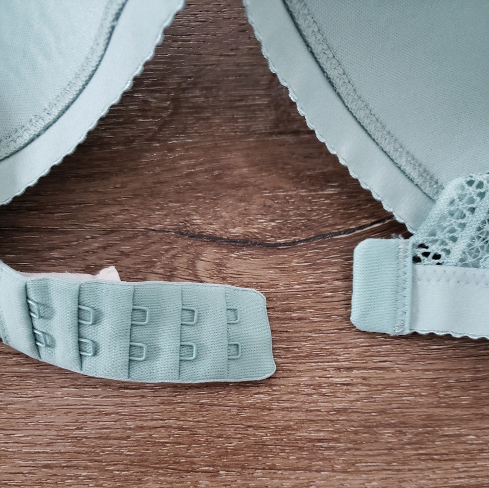 Knix Deep V Lace Bralette in Sage, Size Large 36A 36B 36C - Picture 11 of 16